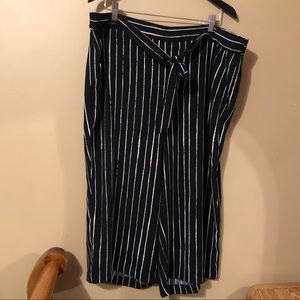 Black and White Striped Wide Leg Capri